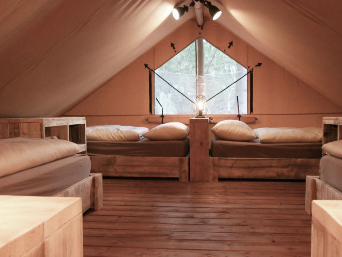 safari lodge bedroom